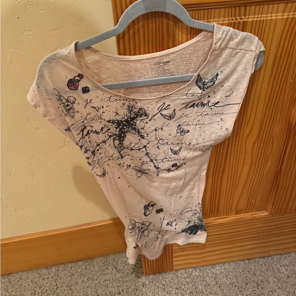 Express Light Pink Short-Sleeve Graphic Tee with Script & Butterflies